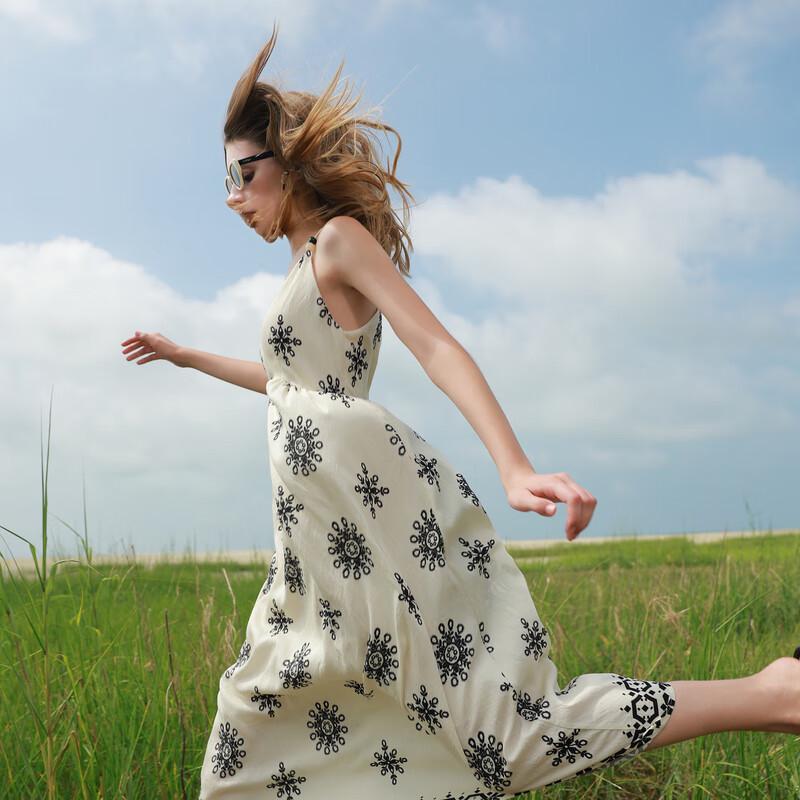 

SanCai 2025 Осеннее платье-комбинация А-силуэта без рукавов с цветочным принтом XL