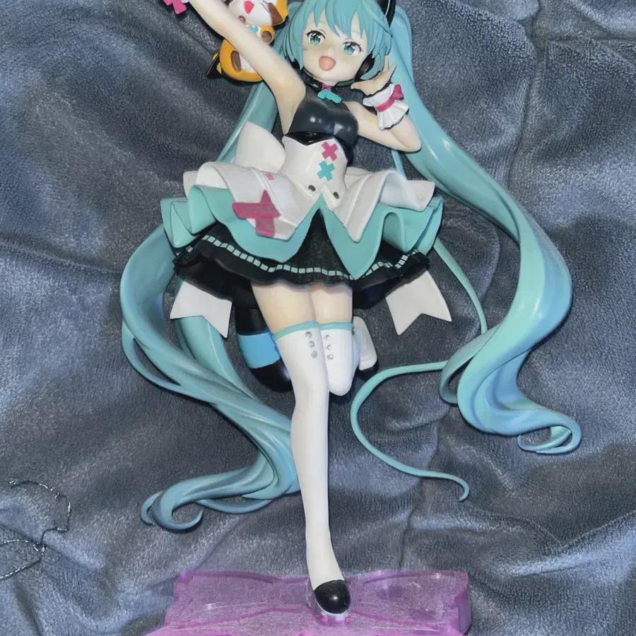 

Hatsune Miku Rascal Figure