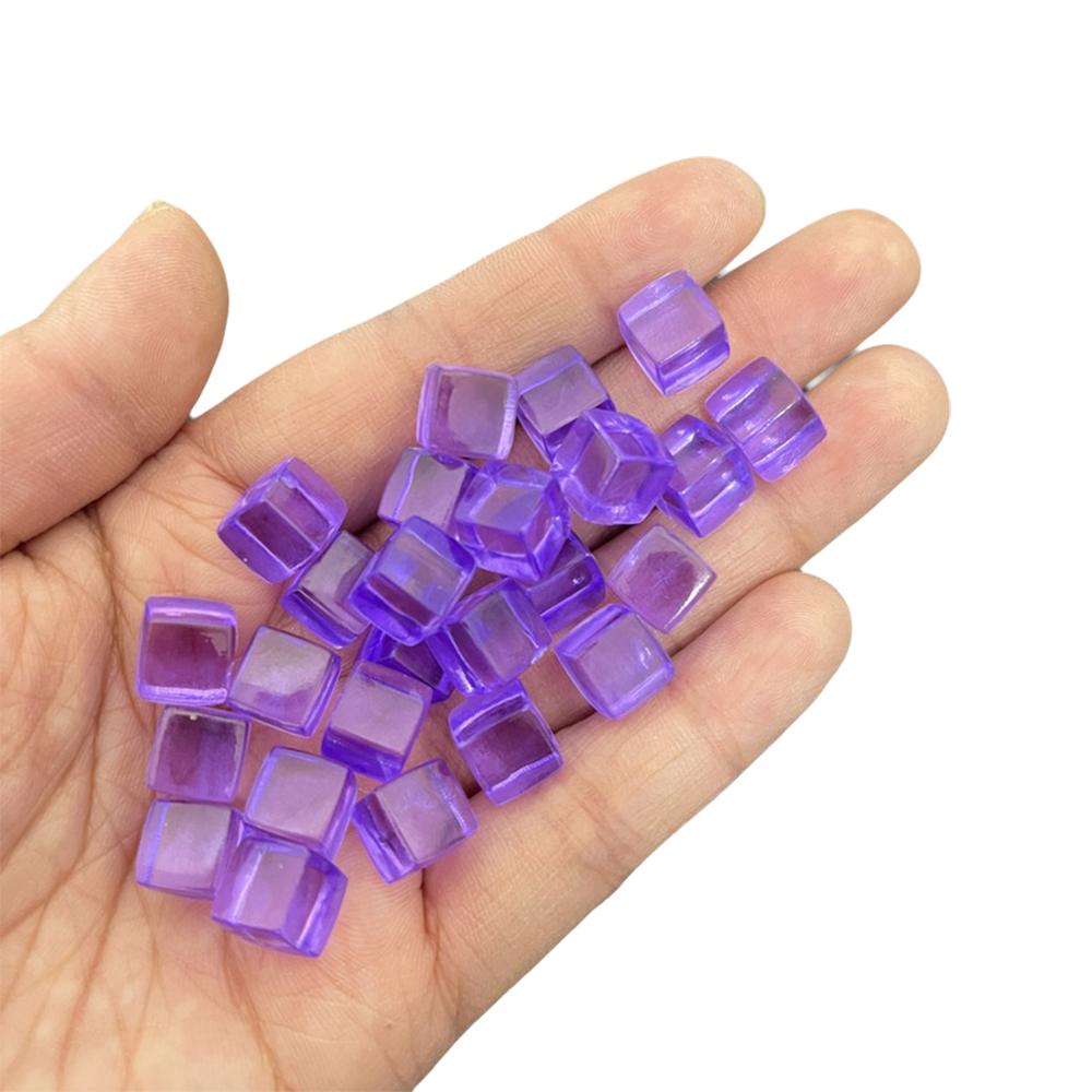 100 Stück Set 8mm Transparenter Würfel mit eckigen Kanten Bunt Klar Einfarbig Würfel Schachfigur Rechter Winkel Für Brettspiel