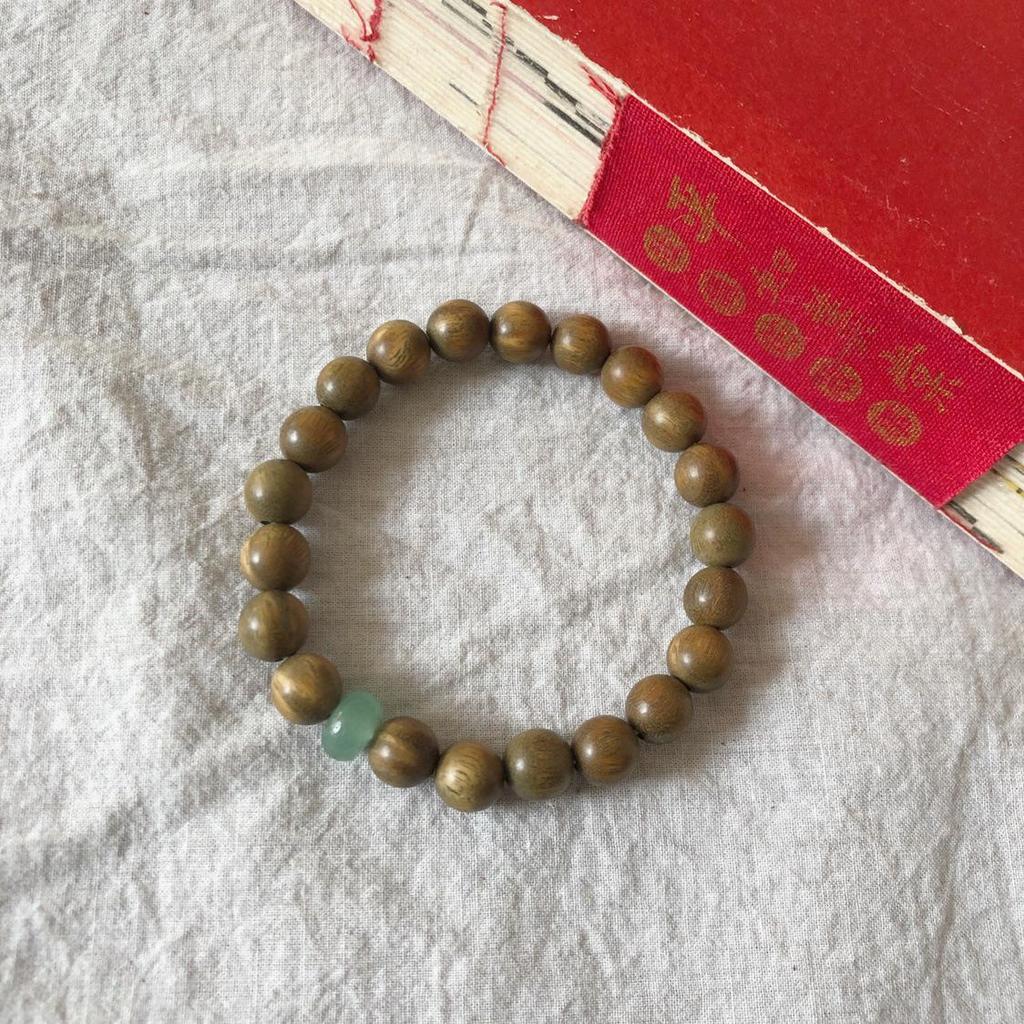 Women's Retro Chinese Green Sandalwood Bracelet - Simple Forest Style, Single Strand, Couple's Design