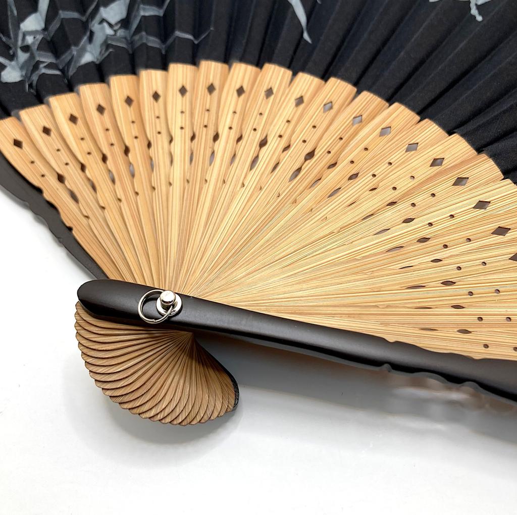Folding Fabric Ink Painting Large Dragonfly and Bamboo Forest Japanese Large [Hanakanzashi] Men's Fan, Covered, Style, Size, Pattern, Black, Pattern,