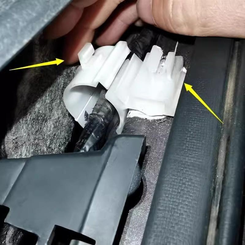 For  Nissan  X-Trail Qashqai Front and rear door sill decorative panel fixing buckle Vehicle harness fixing clip