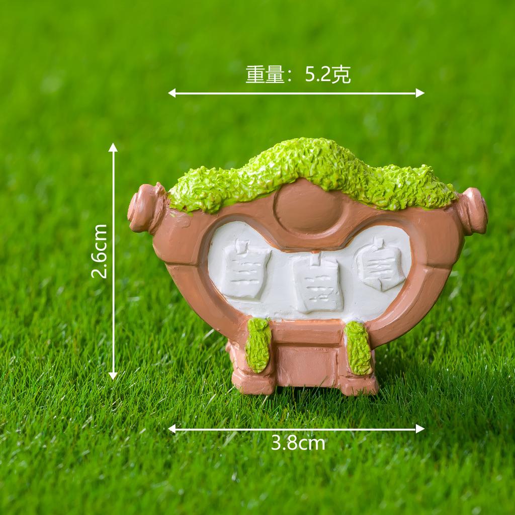 Miniature Garden Ornament with Moss Effect Creative DIY Small Forest Terrarium Decoration Resin Material for Landscape Crafting and Home Display