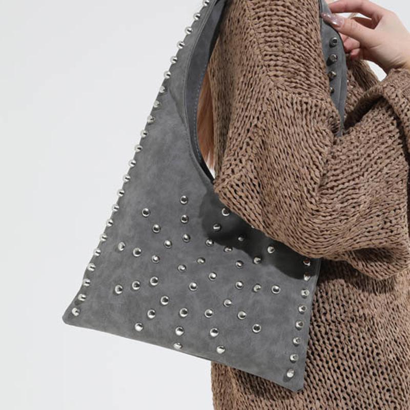 Underarm Bag Women's Winter New Personality Trendy Cool Rivet Handbag Large Capacity Fashion Shoulder Bag
