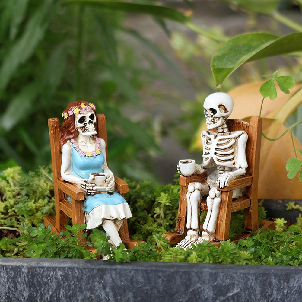 2pcs Skeleton Couple Statue,Resin Skeleton Figurines Sitting On Chair,Resin Skeleton Decoration For Table Centerpeice Decor