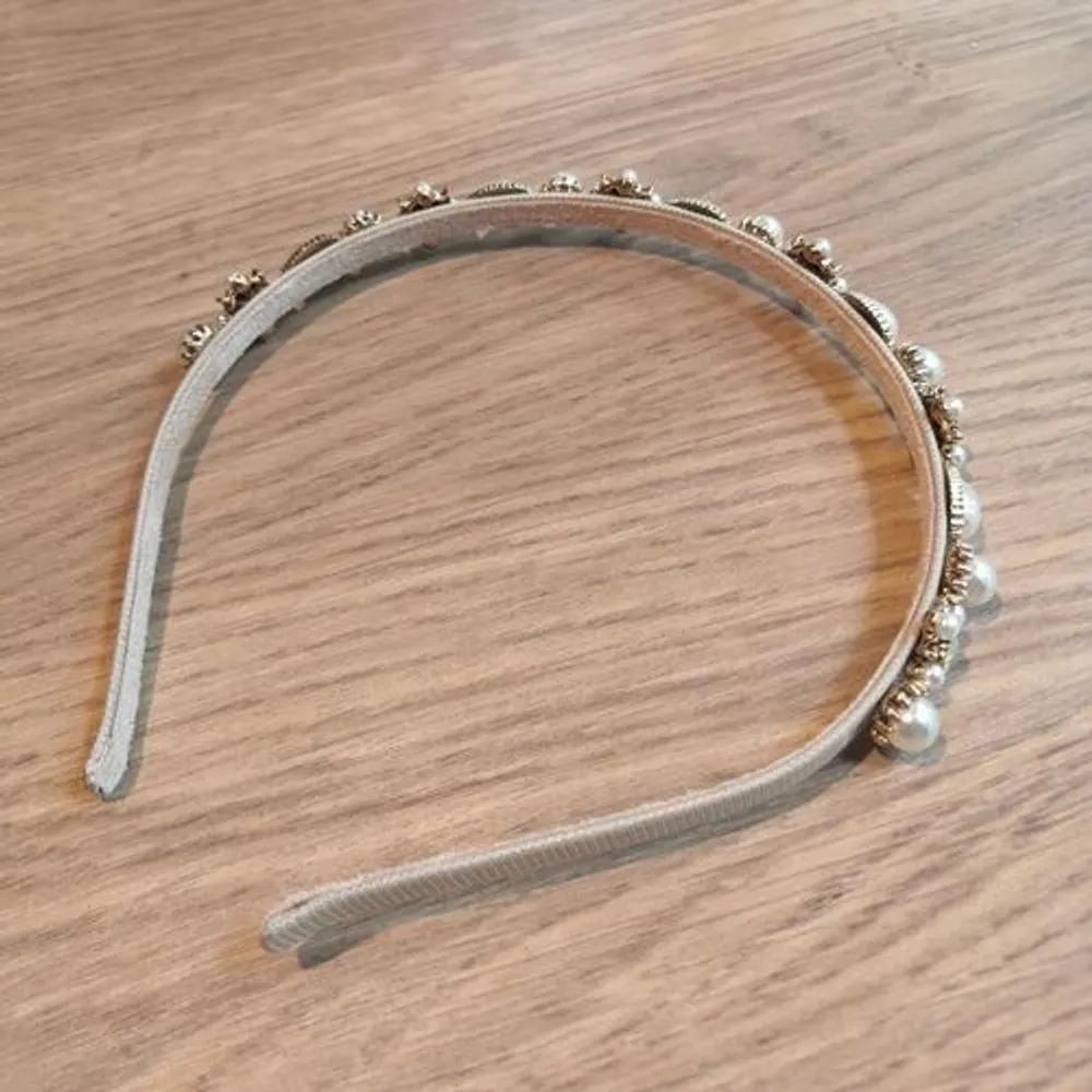 Stylish flower crown, cubic headband, pearl, alluring Hasse hairband