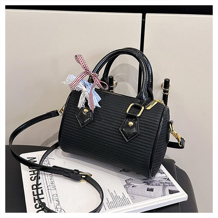 Woven Small Bag Women's High-end Sense New Messenger Bag Women's Versatile Niche Beach Vacation Straw Bag