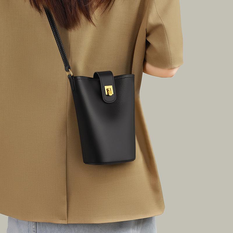 

Сумка женская 2025 новая сумка-ведро сумка для мобильного телефона кожаная женская сумка через плечо сумка мини-сумка через плечо чёрный