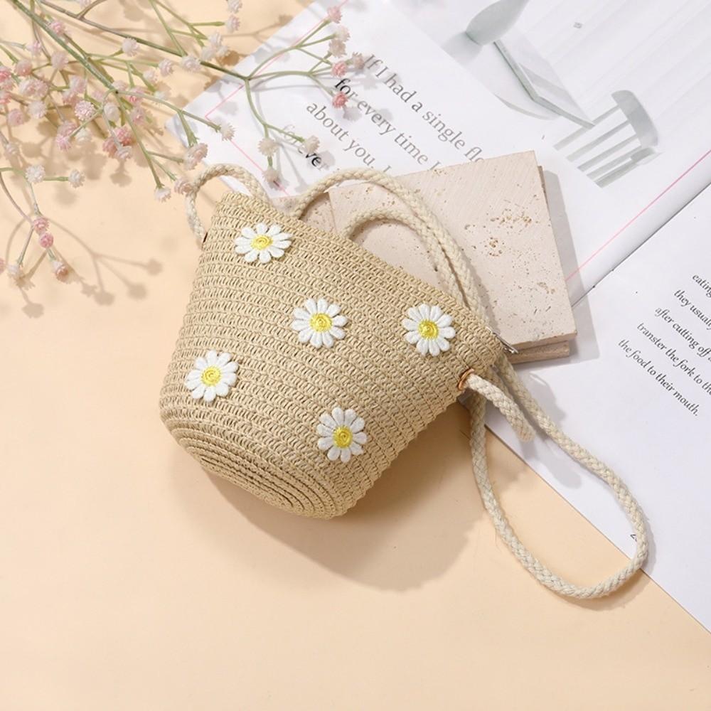 Fashion Small Daisy Kids Straw Bag Shell Shape Woven Shoulder Bag Handmade Handbag for Children Girls