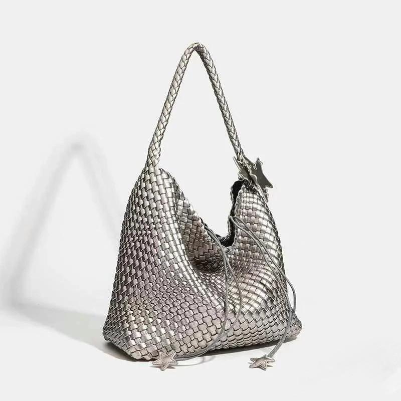 Retro Same Style Hand-woven Bag Small Lazy Wind Bucket Female Woven Hand-carried Length 22 width 15 height 23cm small