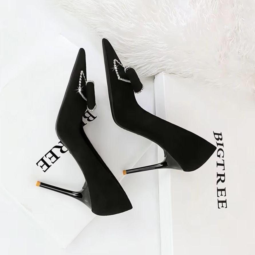 Fashion 2025 New Design Rhinestone High Heels Bowknot Women Pumps Suede Stilettos Lady Heels Fashion Luxury Banquet Shoes Large Size 43