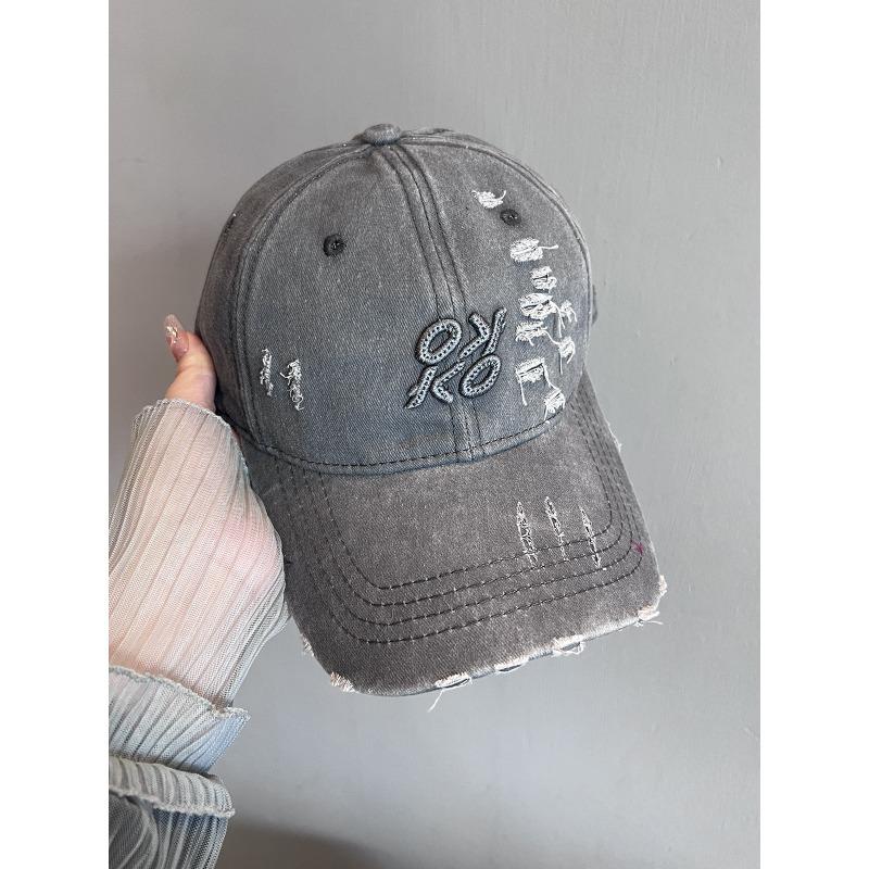 

American Retro Ripped Baseball Cap for Women In Spring and Summer New Washing and Old Versatile Baseball Cap Showing Off Their Faces and Small Hats Adjustable