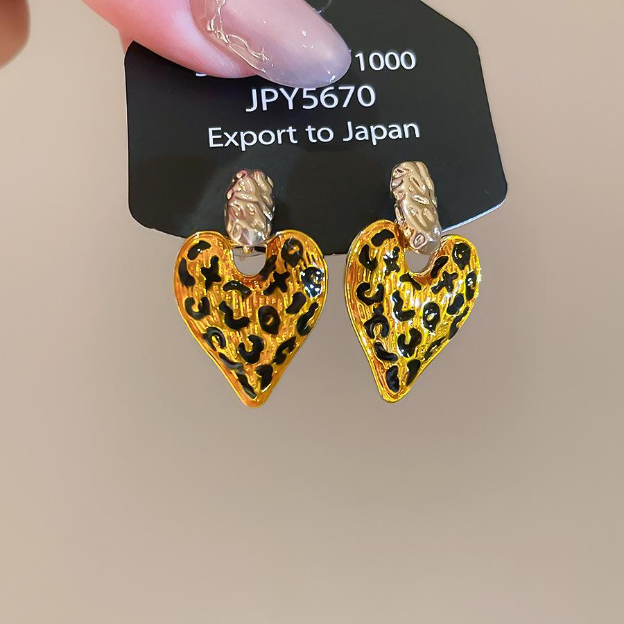 18 Karat Vergoldete Ohrstecker mit Leopardenmuster-Herz - Luxuriöse Retro-Stecker für Damen