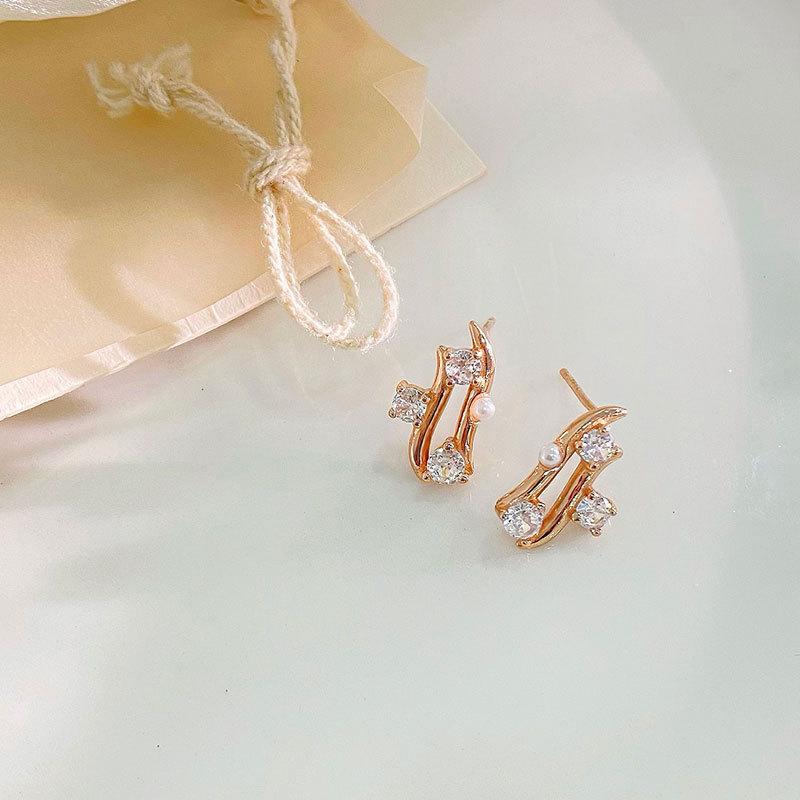 

Серьги с волнистым жемчугом Niche Unique Design Sense Summer Marine Earrings Earrings High-end