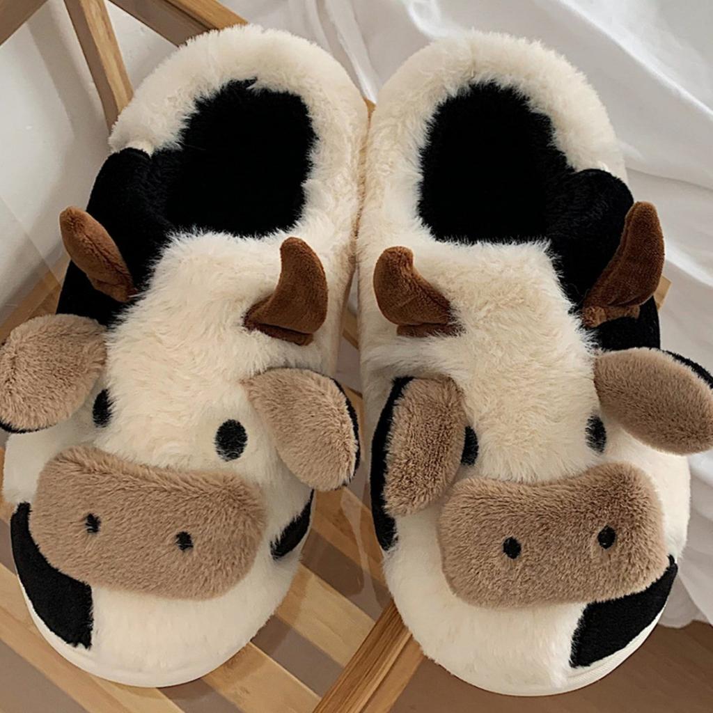 Nuevas pantuflas de felpa cálidas de vaca de dibujos animados neutrales de invierno para parejas, pantuflas de casa antideslizantes para interior para hombres y mujeres, algodón sh para el hogar