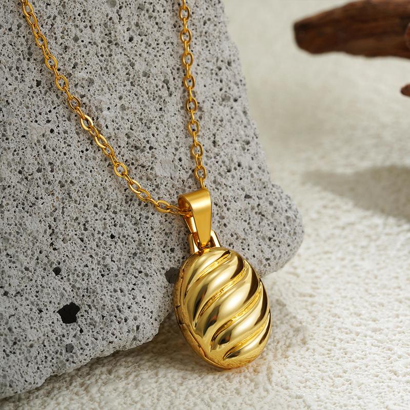Personalized Vintage Photo Locket Necklace, Gold Plated Oval Pendant Openable Small Album Custom Picture Memory Jewelry For Her
