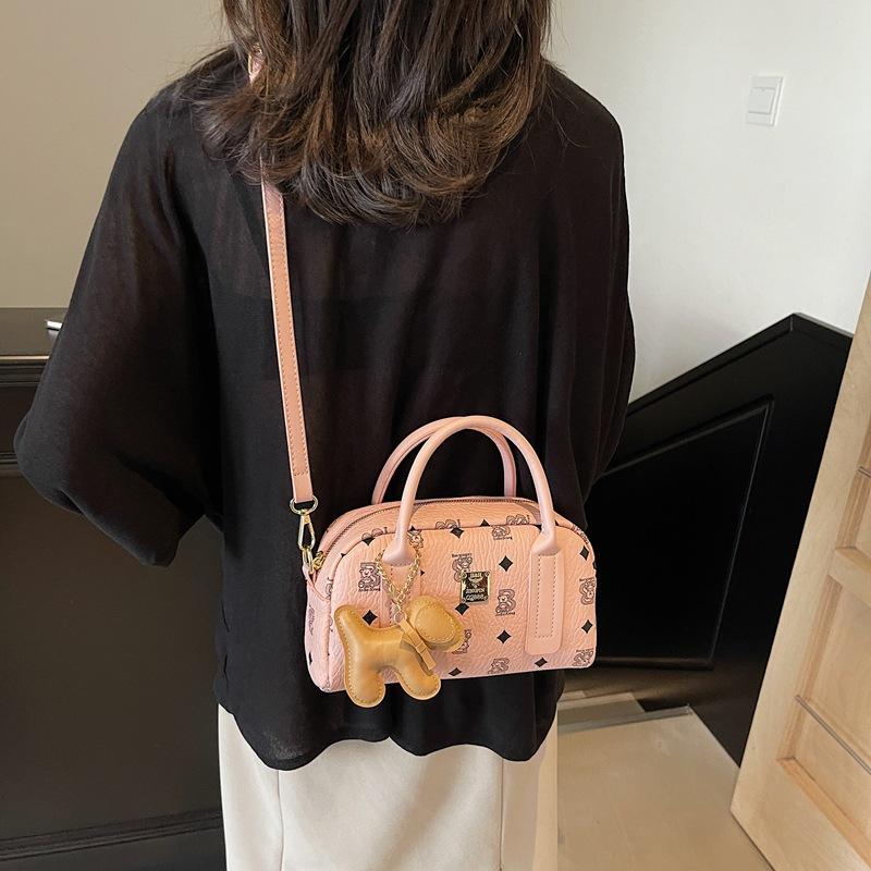 Hand Carry Fashion Casual Bowling Bag Women's 2025 Winter New Korean Version Trend Versatile Shoulder Bag Texture