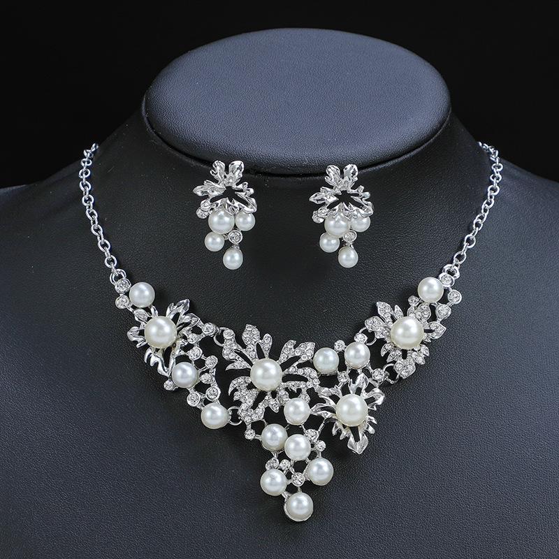 New European and American retro jewelry necklace set women s short personalized spring and summer with court style pearls