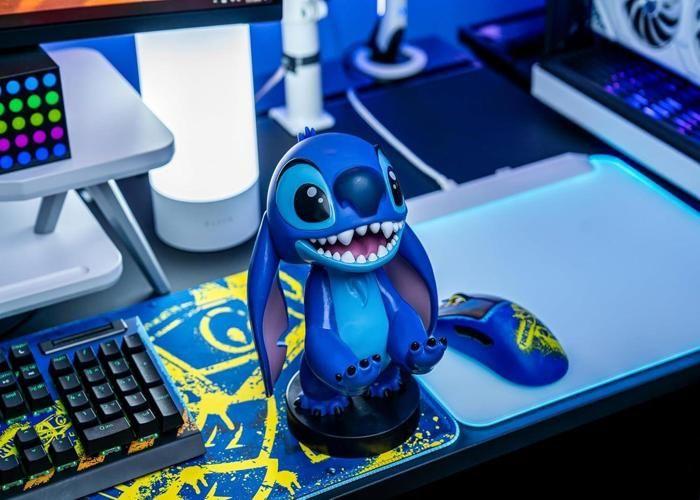 Figurine Support Manette - Disney - Smiley Stitch - 21,6 Cm - Compatible PS5 Et Xbox - Cadeau Fan Lilo & Stitch