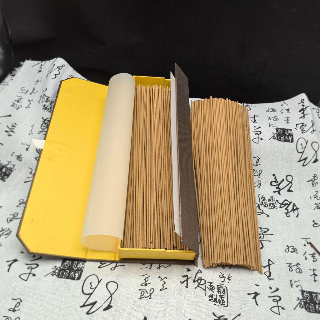 Natural Agarwood & Sandalwood Incense Gift Box - Aloeswood Sticks for Buddha & Indoor Use