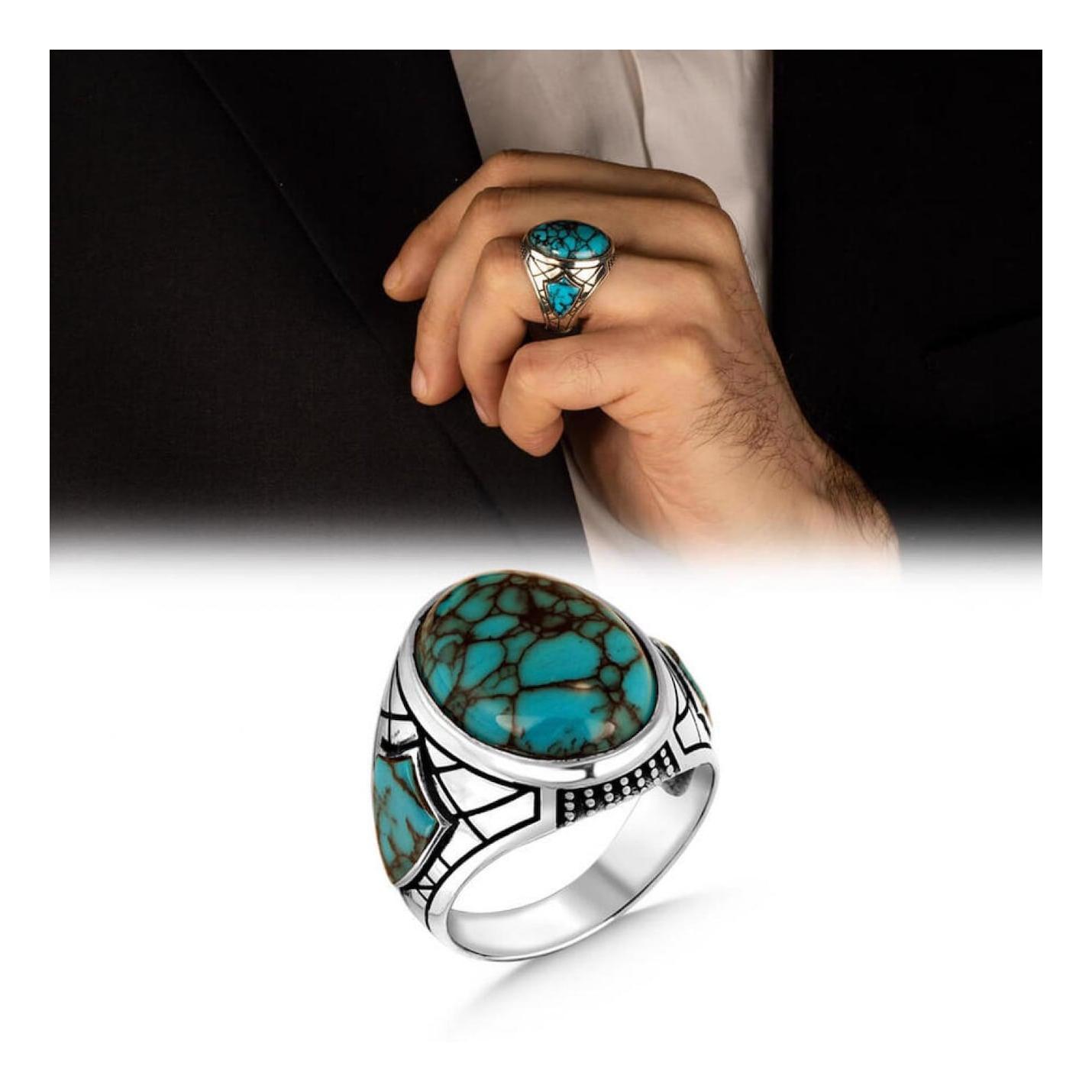 

Серебряное мужское кольцо с мотивом щита и бирюзовым камнем