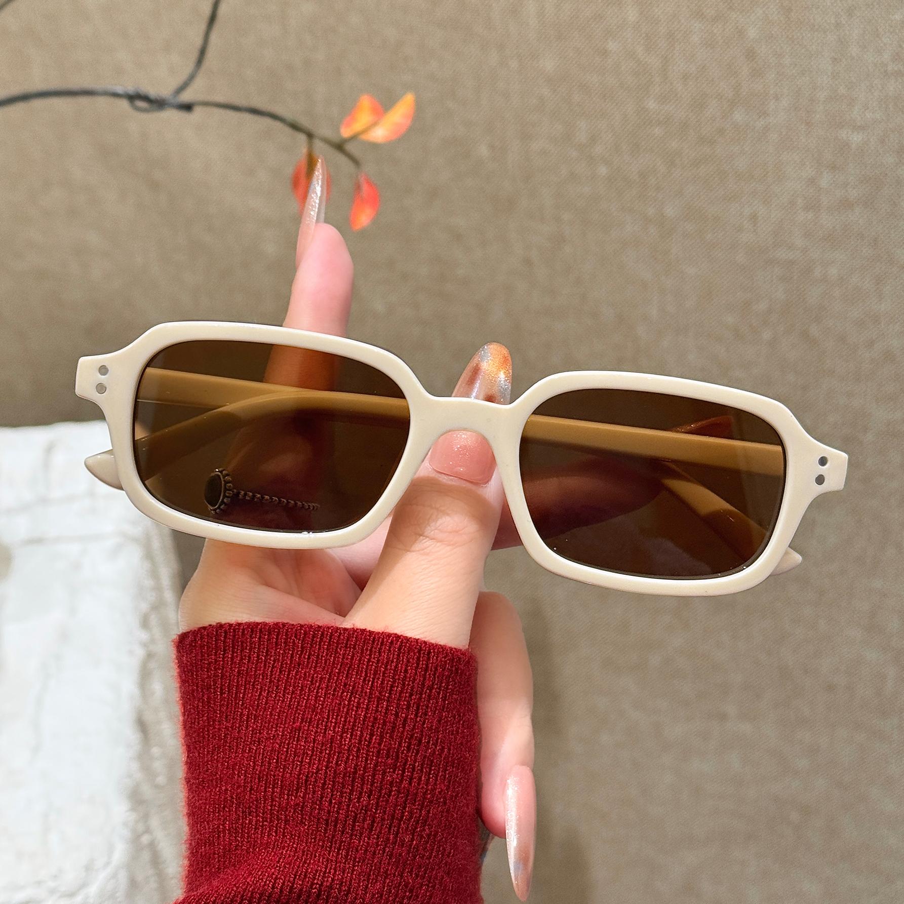 

1Pc Rectangular Fashion Glasses with a Simple Retro Style, Suitable for Daily Wear, Street Photography, and Driving