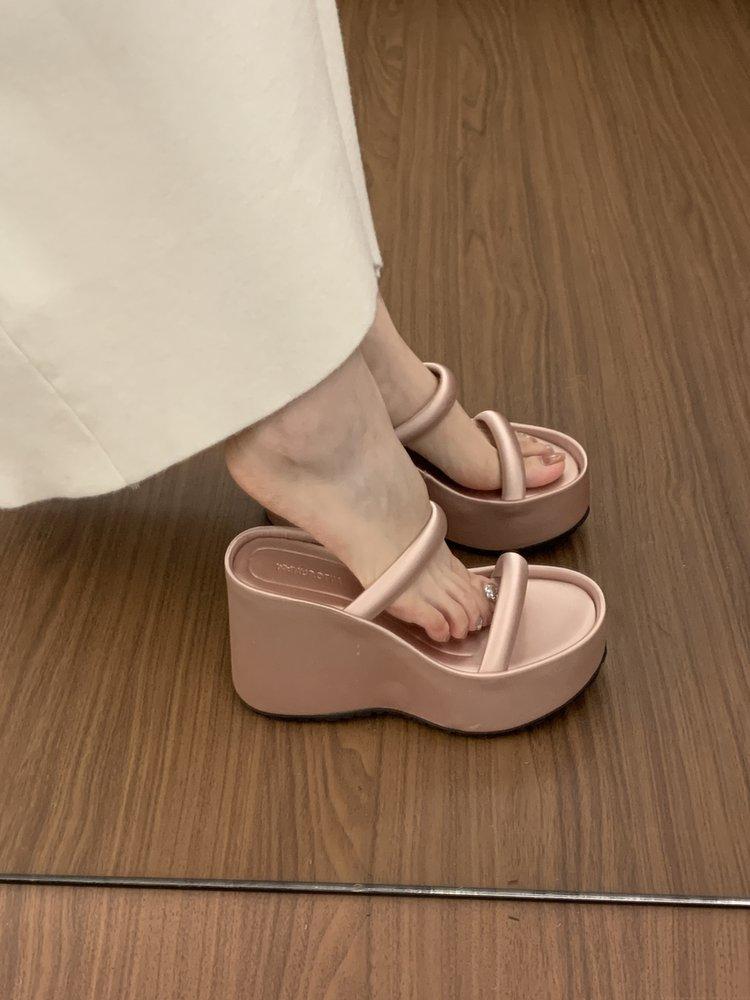 French Fairy Style Thick-soled Heightened One-word Slippers for Women's Summer Wear 2025 New Simple Satin Thick-heeled Sandals
