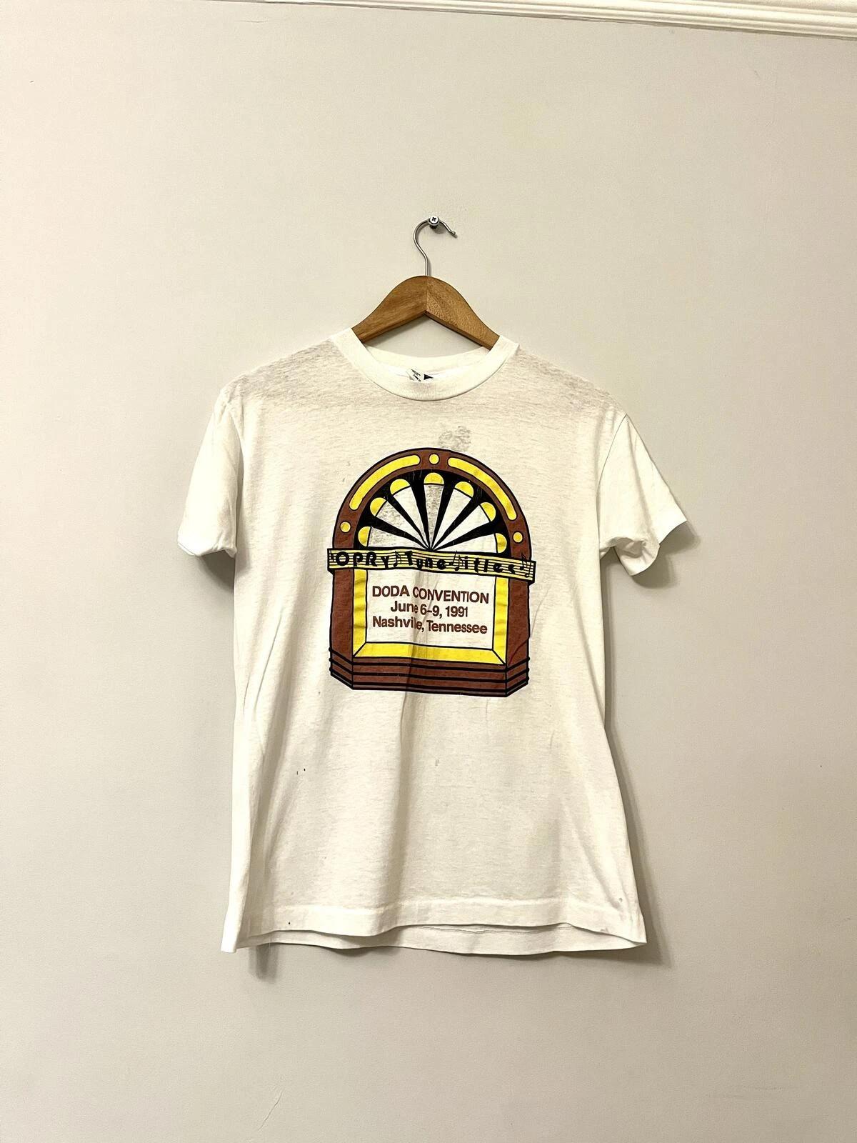 Vintage Opryland USA T Shirt Size M White Single Stitch 90s Nashville 2XL