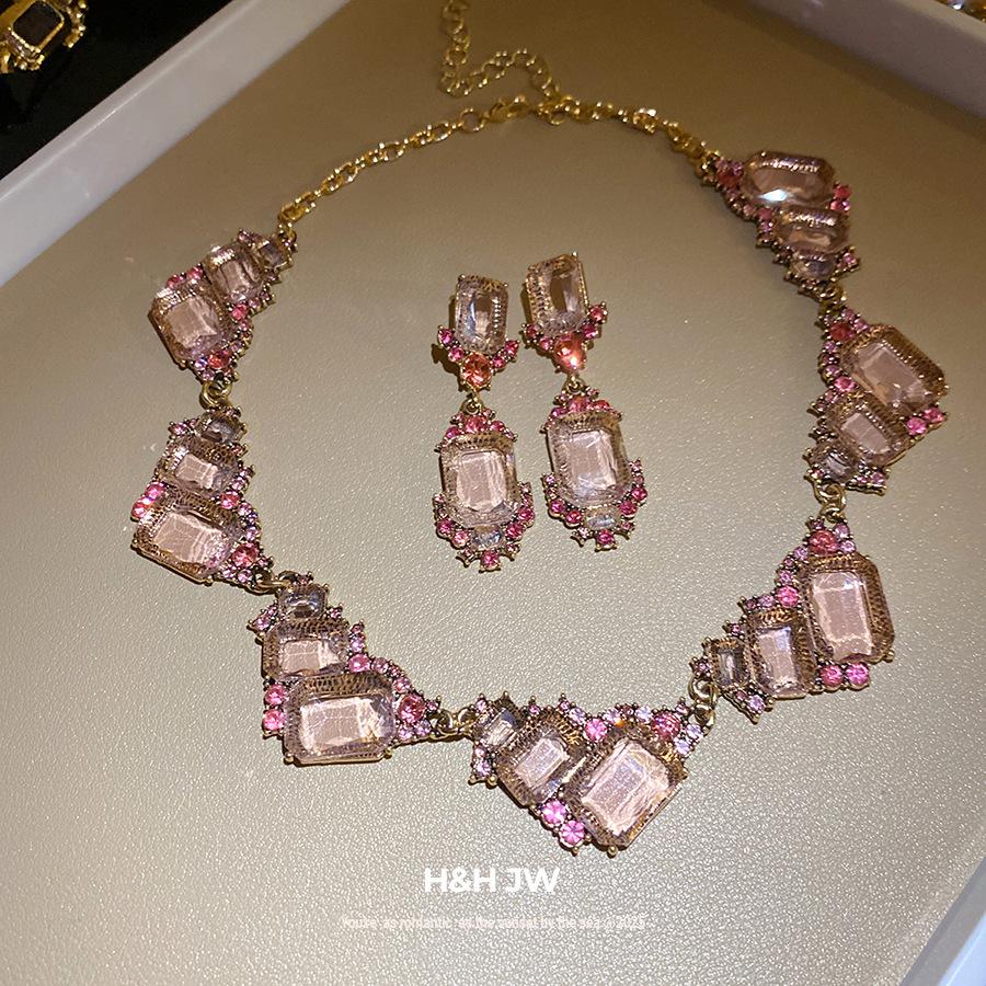 Crystal Irregular Geometric Square Necklace Retro Elegant Clavicle Neck Jewelry