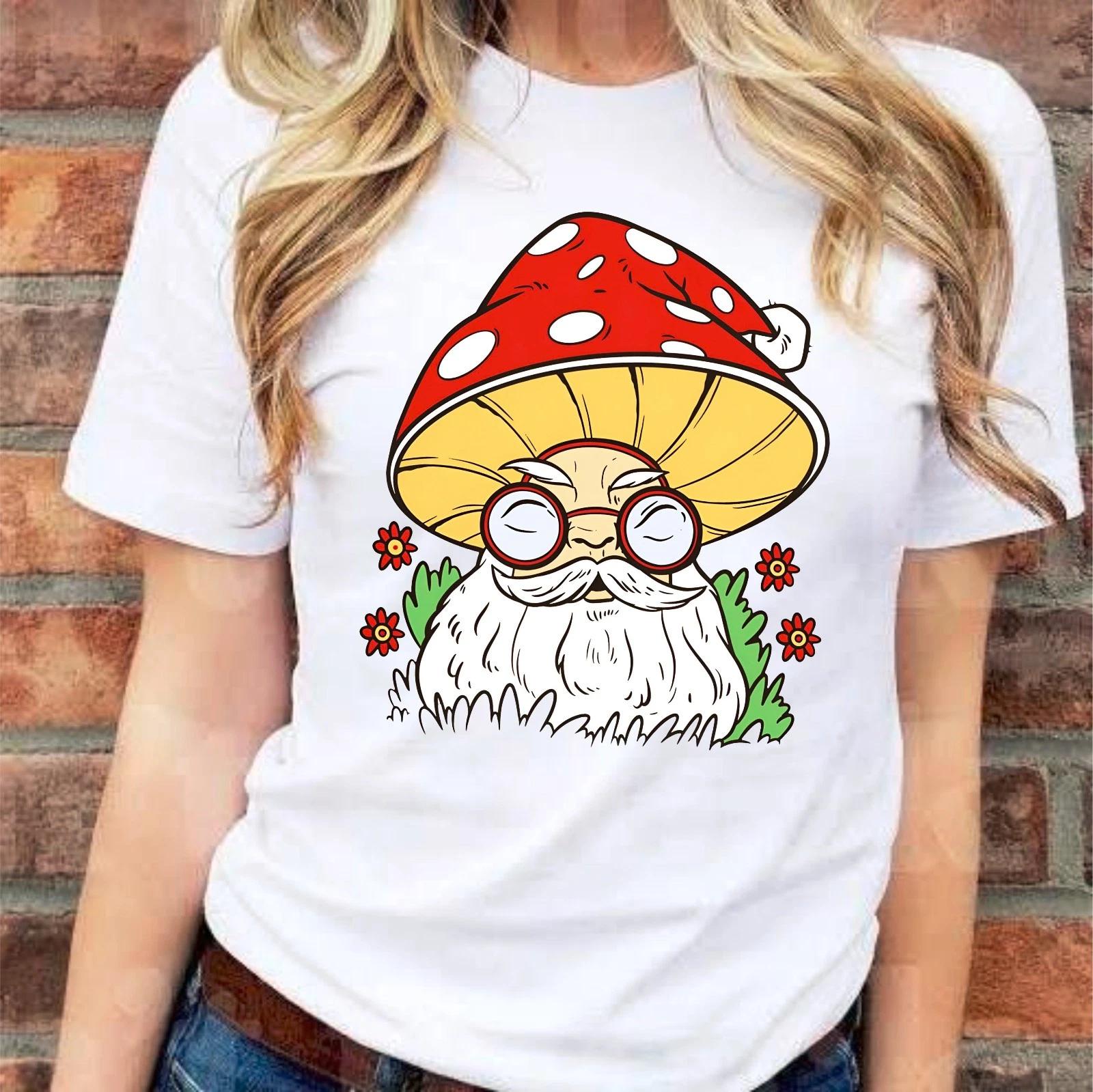 

Santa Mushroom Christmas Mycology Foraging Xmas Mushroom Lover Men s T-Shirt M