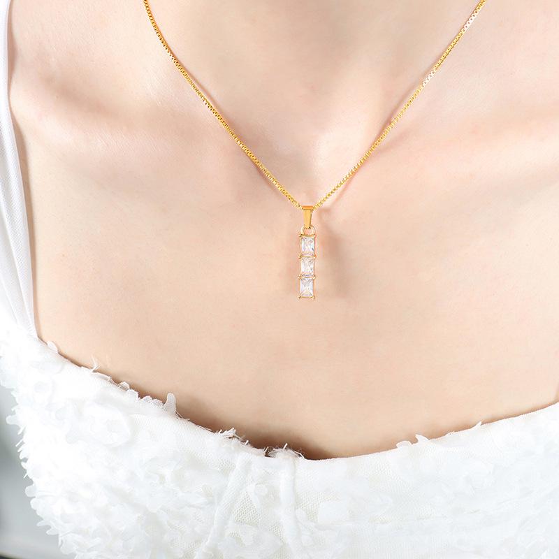 Women s Luxury Clavicle Necklace - French-Inspired Elegant Design