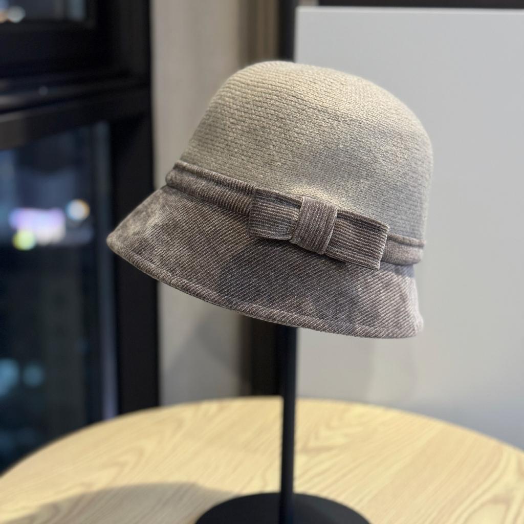 Autumn and Winter New Style Wide brimmed Small Woolen Fisherman's Hat Showing Face Female Hepburn Style Elegant and Warm Windproof Basin Hat