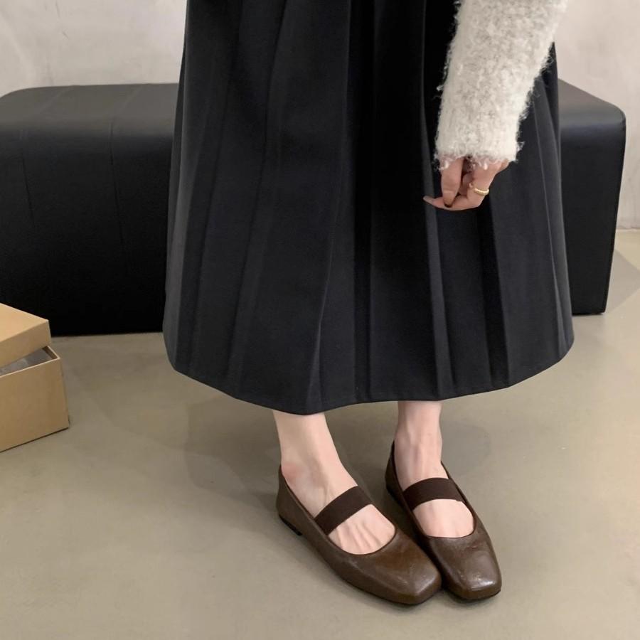 Vintage Square-toed Shallow Single Shoes Women's Spring and Autumn French Casual Ballet Fairy Flat Mary Jane Shoes Are Fashionable and Versatile
