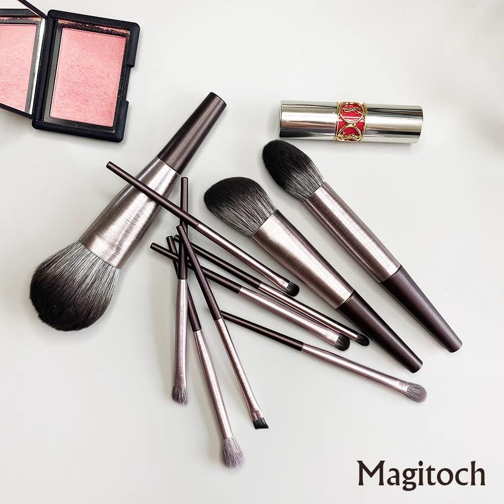 

Набор профессиональных кистей для макияжа из 10 кистей для Magitoch в косметичке