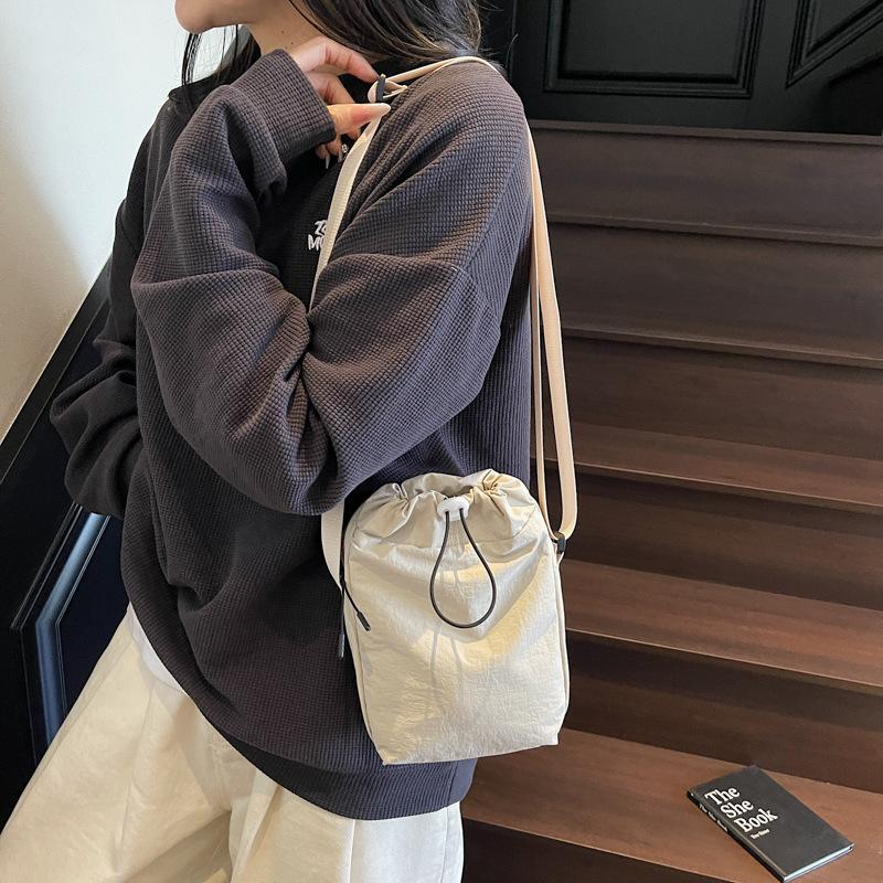 Mobile Phone Bag Lightweight Ultra-thin Waterproof Canvas Small Bag Trendy Brand Men's and Women's Messenger Bags Versatile Walking Bags