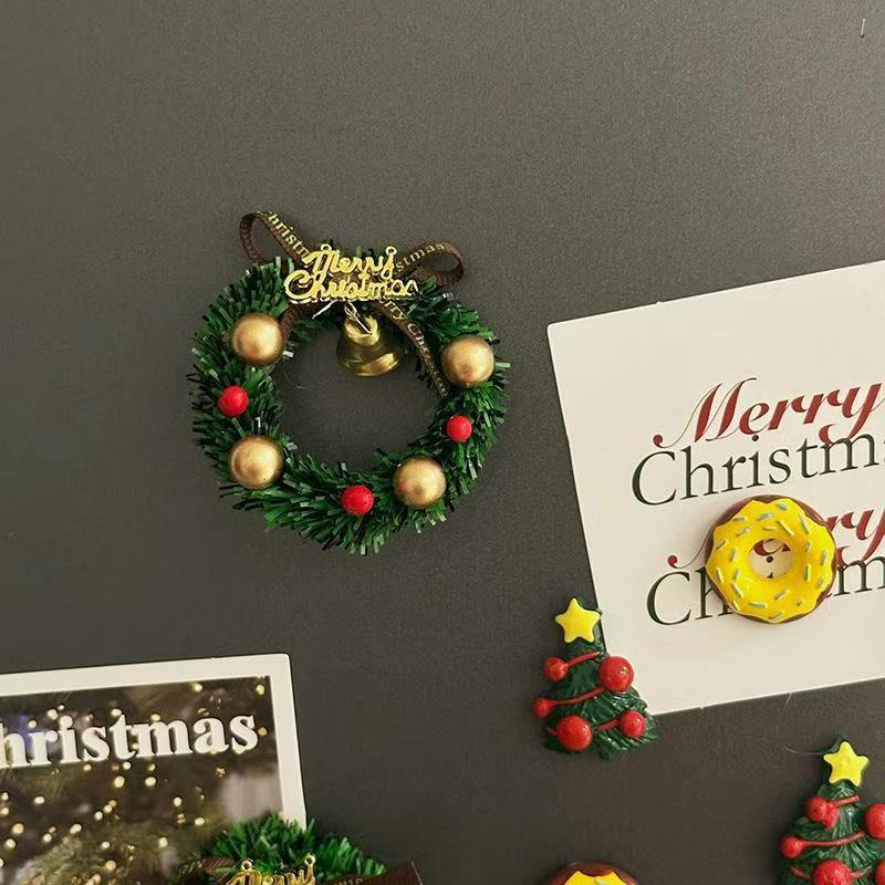 Christmas Vine Wreath Magnet: Creative INS Style Kitchen Decoration