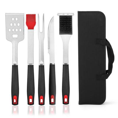 Grilování a kebab – Sady náradia na grilovanie