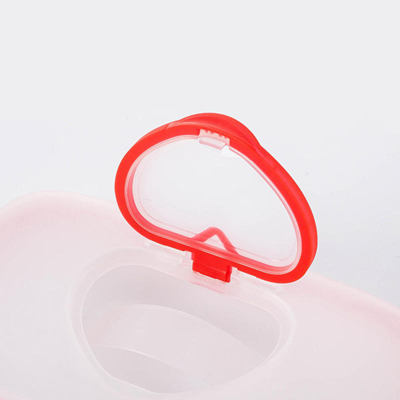 1PC PP Material Portable Heart-Shaped Wet Wipe And Mask Storage Box with Snap Closure for Kids Travel Tissue Holder