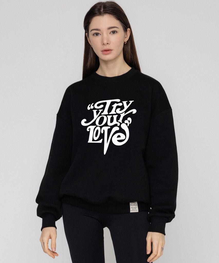 GRAVER [Unisex] Tyl Big Logo Sweatshirt_Black