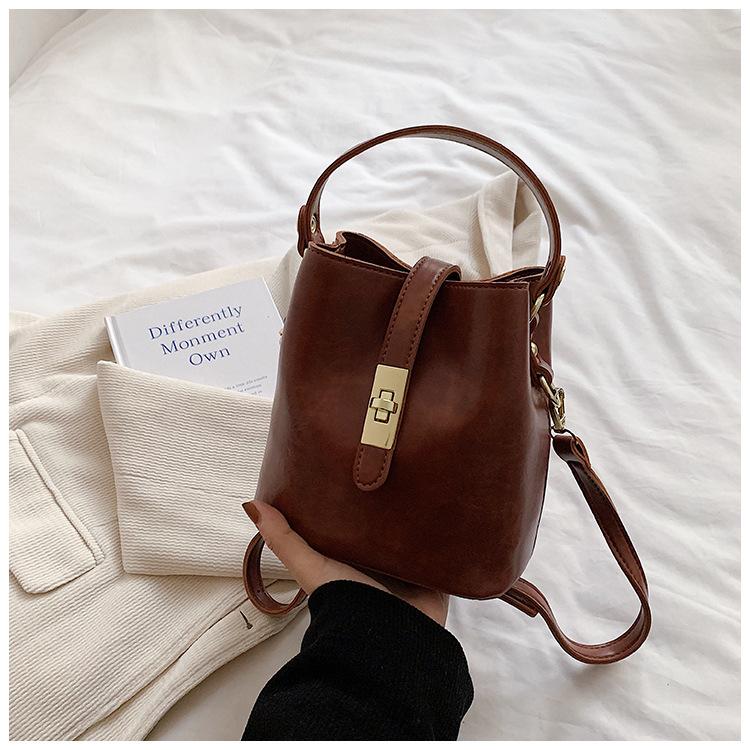 Fashion Bucket Bag Women's Autumn and Winter New Versatile Shoulder Underarm Bag Tote Bag Messenger Bag Commuter