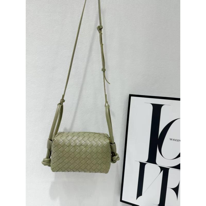 

Тканая сумка Модный тренд Маленькая квадратная сумка Сумка для камеры Маленькая большая вместимость Одноплечная сумка через плечо 22 * 11 * 14CM (ordinary without words)