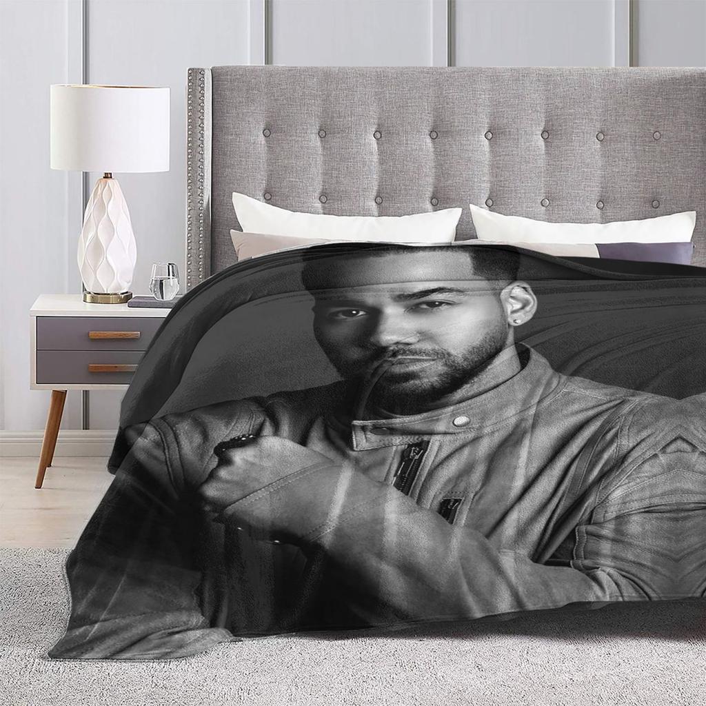 Latin Singer Romeo Santos Blanket Soft Warm Flannel Throw Blanket Bedspread for Bed Living Room Picnic Travel Home Sofa