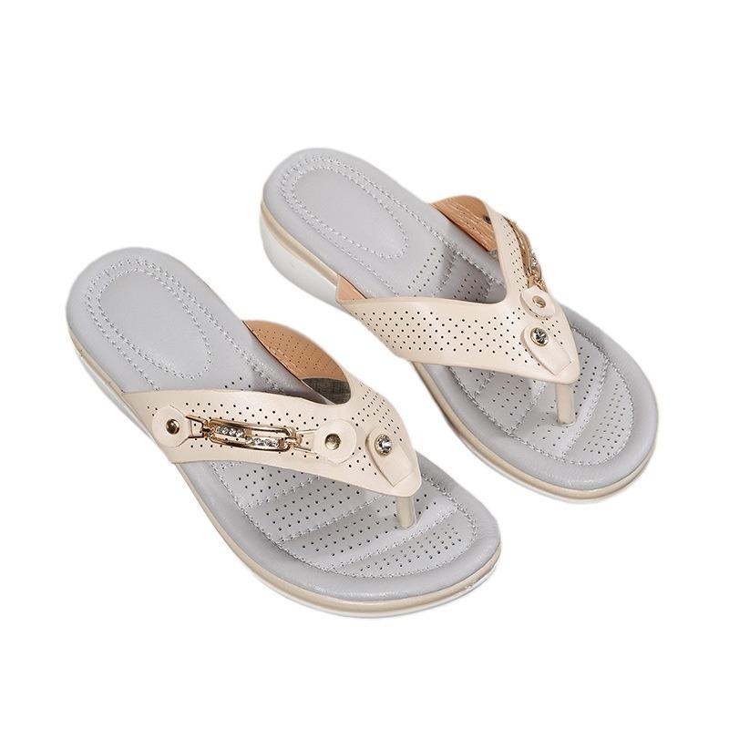 2025 spring and summer new sandals women's beach sandals metal buckle wedge heel fashion casual European and American large size women's cool slippers