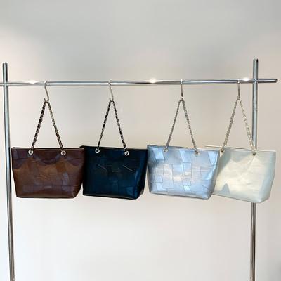 New Summer Style Beautiful  Personalized and Fashionable Niche Large Capacity Tote Bag for Women Commuting Fashionable Shoulder Bag
