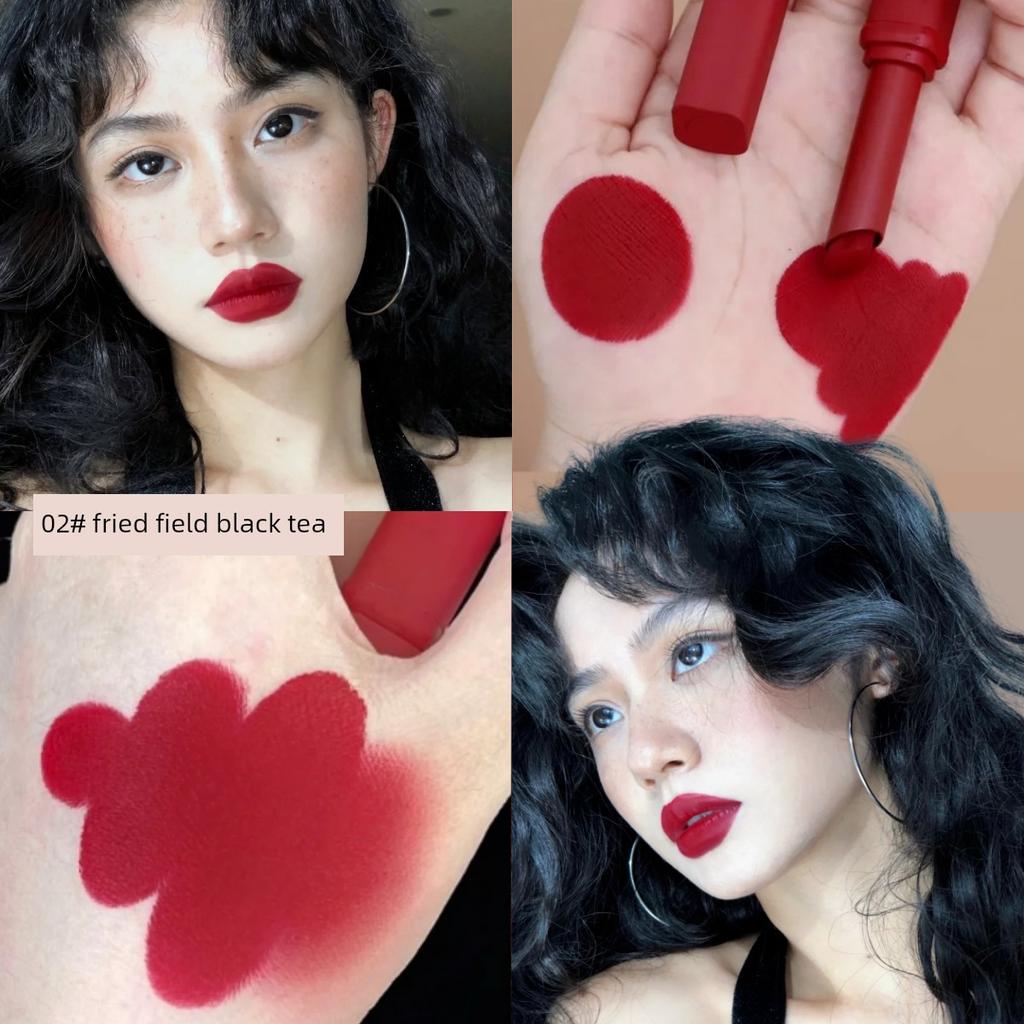 A Rich, High-End Look! Vintage True Red Elegant Matte Lipstick, Matte Lip Glaze, Lip Mud, High-End