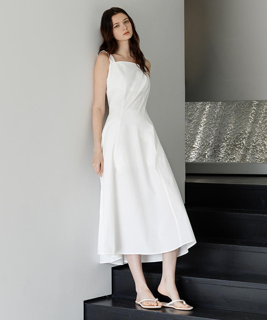 THEELO Sleeveless Flare Dress (White)