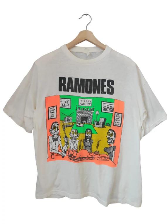 Ramones We re A Happy Family Tour T-Shirt 1970s Vintage Punk Rock Rare S-5XL Unisex T-Shirt XXL