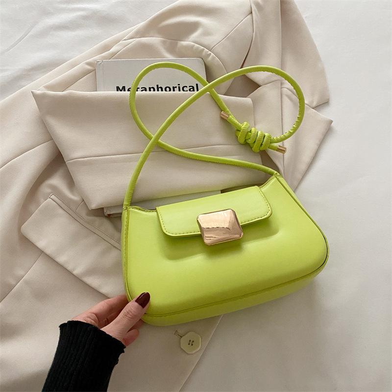 

Нишевая дизайнерская сумка женская 2025 новая модная одноплечевая сумка-багет под мышкой в ретро-текстуре зелёный