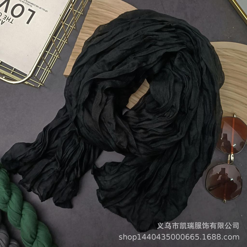 Vintervarme skjerf, sjal, klassiske rutete stropper, cardigans og varme tepper for utendørs bruk