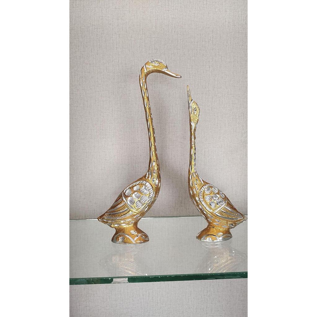 Pair of Kissing Duck, Swan Showpiece For Home Decor - 29 Cm (Aluminium, Golden )
